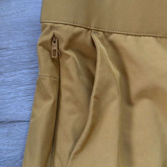 Fabletics Shorts 🩳 - Picture 4 of 5